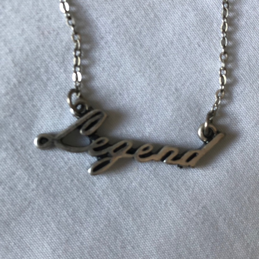 Legend silver necklace
